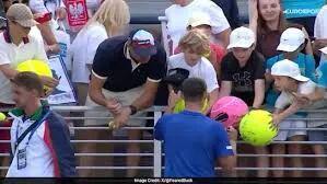 波兰百万富翁,美网观赛当众抢小孩帽子,还扬言:手慢无?