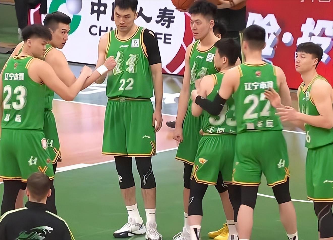 足球比分直播-辽宁输青岛揪出两大废才,两首发合砍0分,坑惨杨鸣,一言难尽