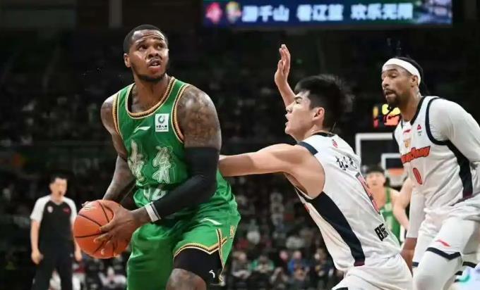 足球比分直播-0分！辽篮新援持续低迷 球迷直言跟图雷一样 杨鸣还要忍多久